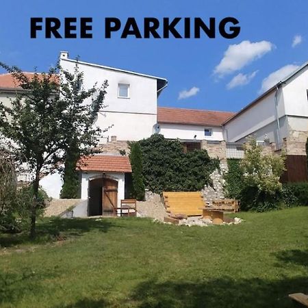 Guesthouse Slavia - apartmány s vinným sklípkem Mikulov Exteriér fotografie