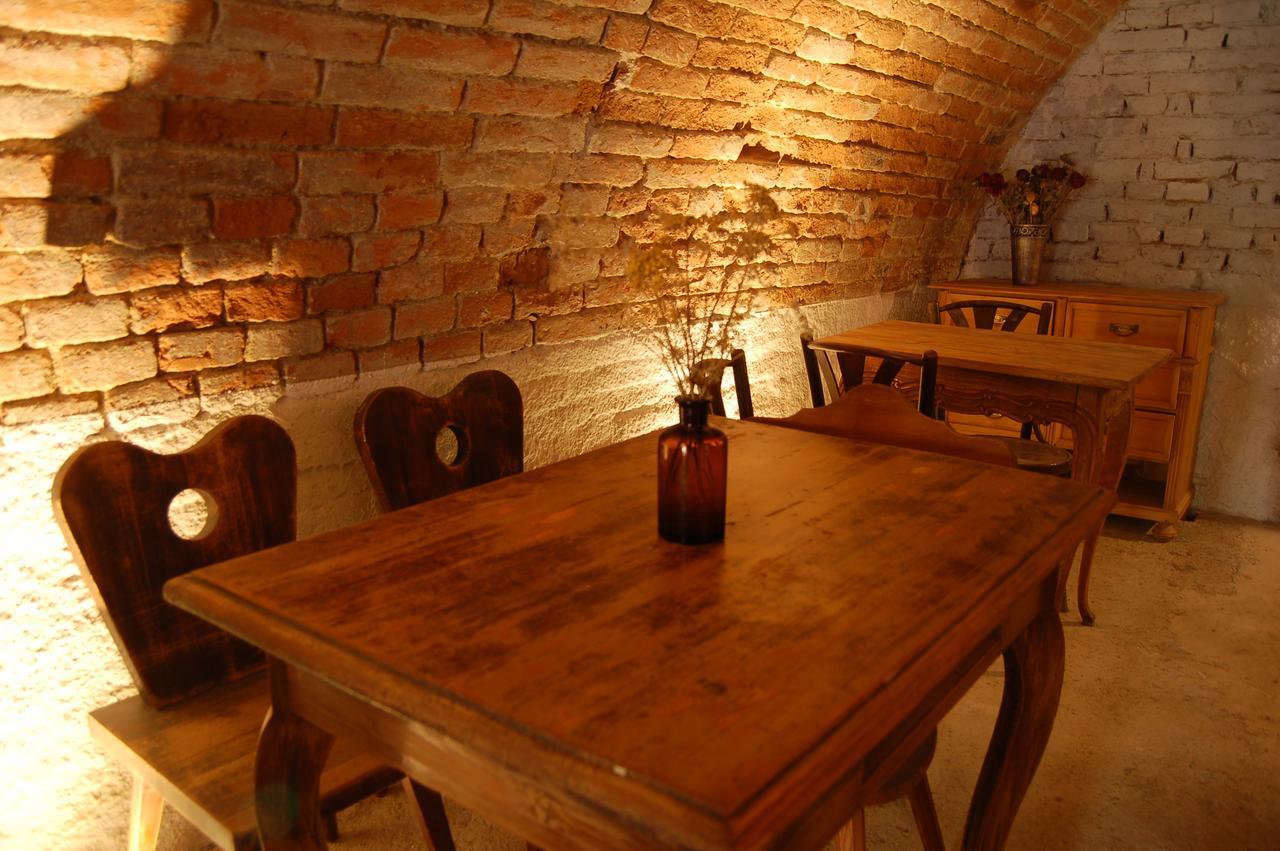 Guesthouse Slavia - apartmány s vinným sklípkem Mikulov Exteriér fotografie