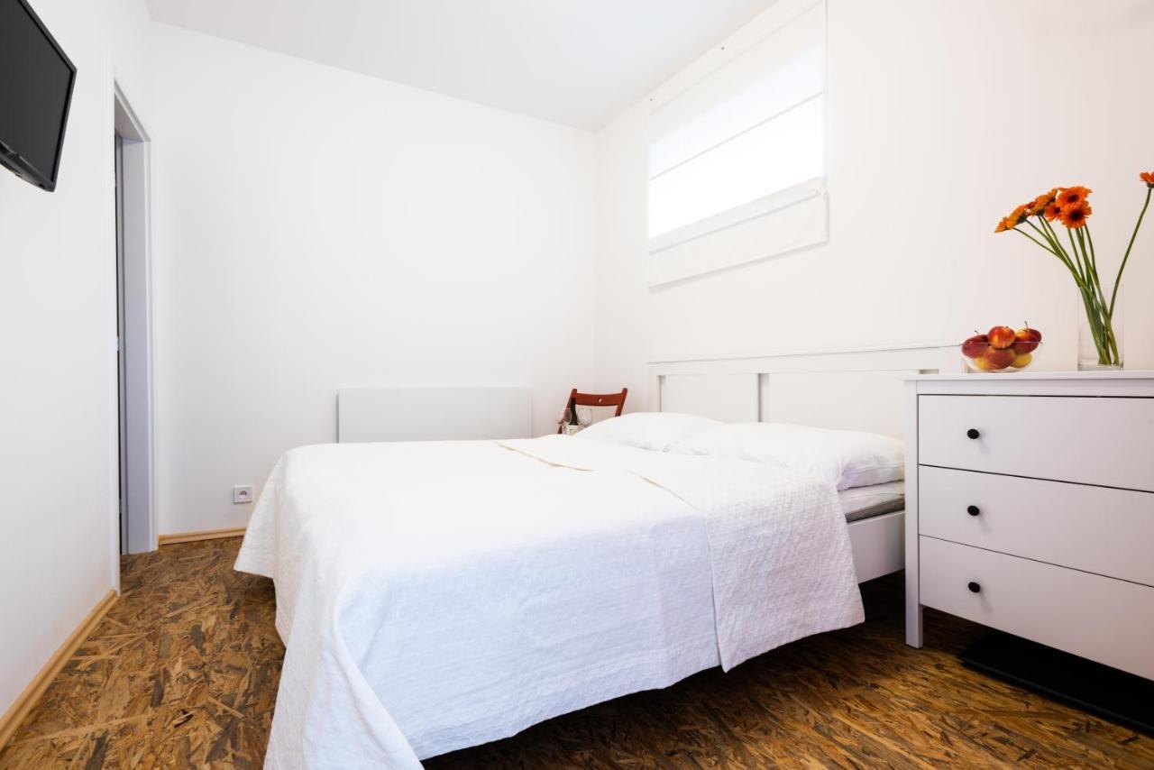 Guesthouse Slavia - apartmány s vinným sklípkem Mikulov Exteriér fotografie