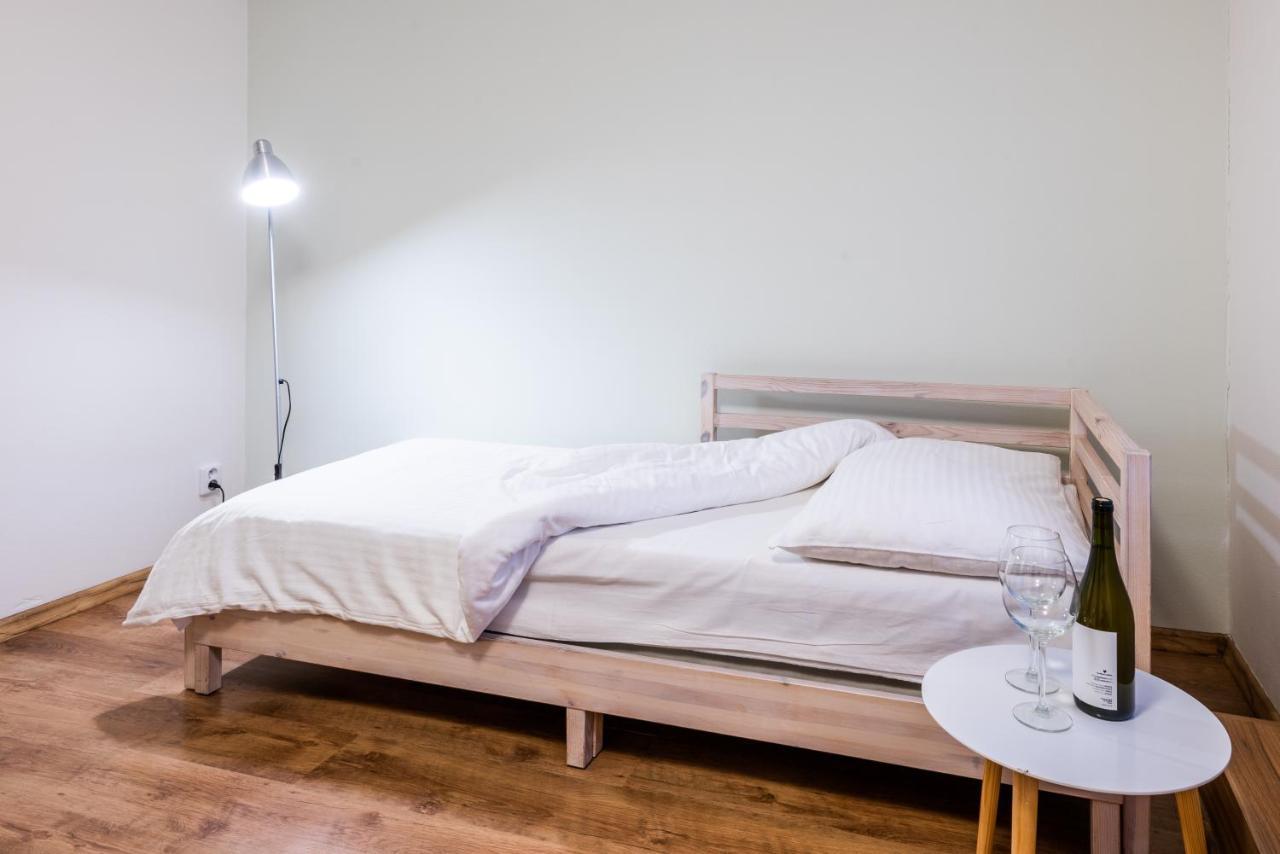Guesthouse Slavia - apartmány s vinným sklípkem Mikulov Exteriér fotografie